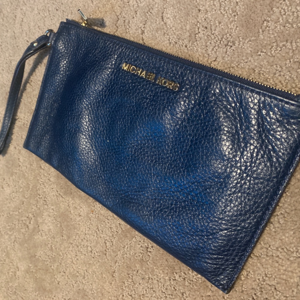 Michael Kors Bedford Large Leather Zip Wristlet Navy Blue